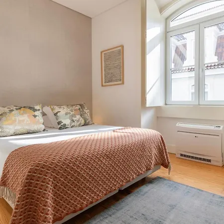 Downtown Sleek By Lovelystay *