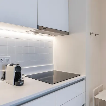 Downtown Sleek By Lovelystay